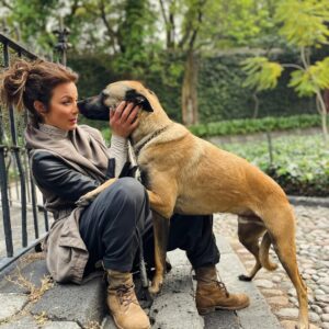 Silvia Navarro Instagram - Good things happen 🐾 all the time 🫶