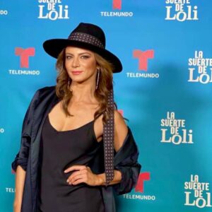 Silvia Navarro Instagram - Ayer en la presentación del primer capítulo de #LaSuertedeLoli 

Estreno martes 26 de enero 9/8C por @telemundo

Ya casi...