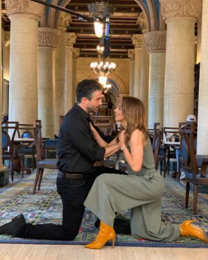 Silvia Navarro Instagram - El lujo de haber trabajado con este ser @osvaldobenavides 🧡

#LaSuertedeSilvia 🌈
@lasuertedeloli 
@telemundo 

GRACIAS 🙏