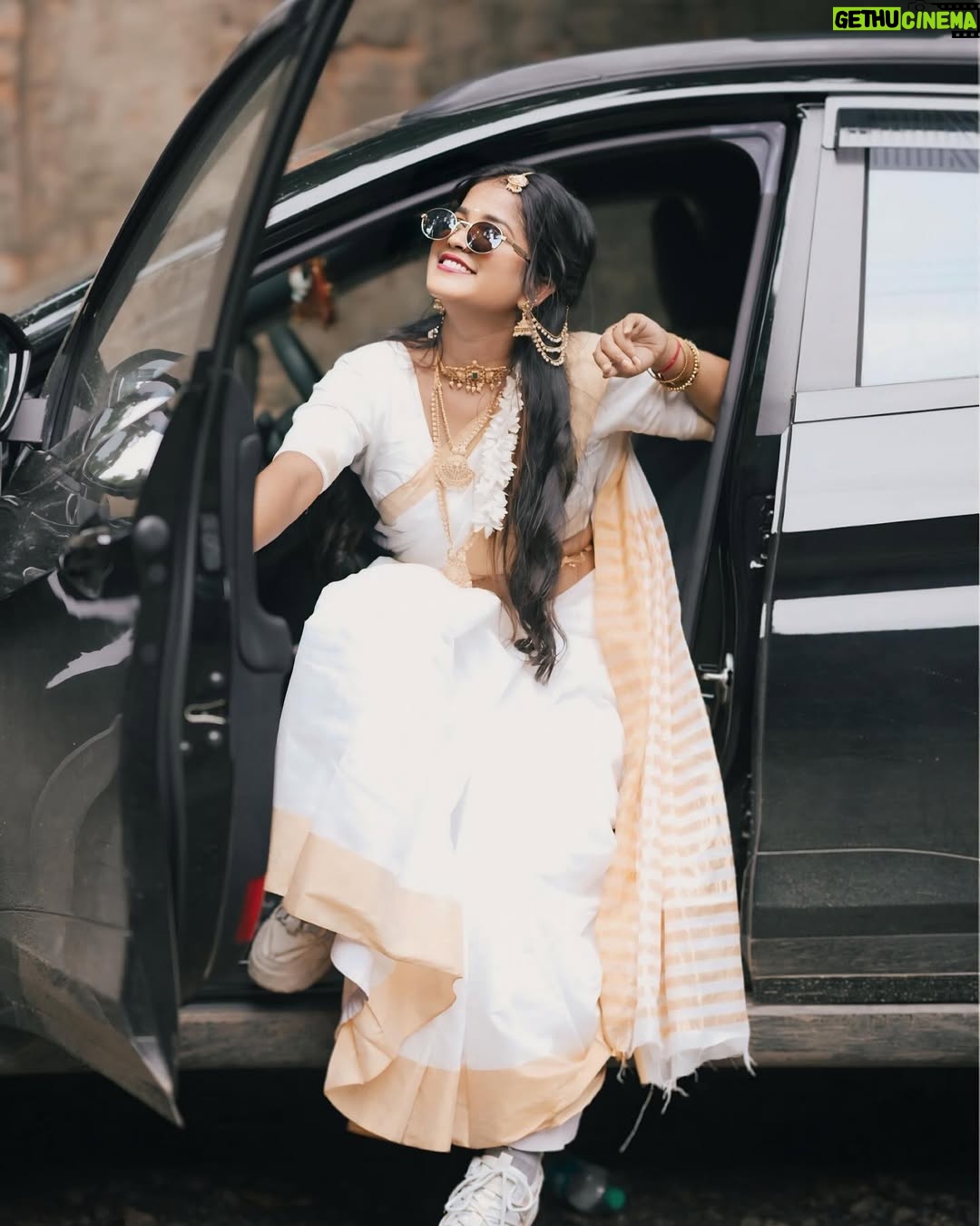 Simla Sikder - 49.9K Likes - Smiling with my whole heart.”
🌸💛🤍