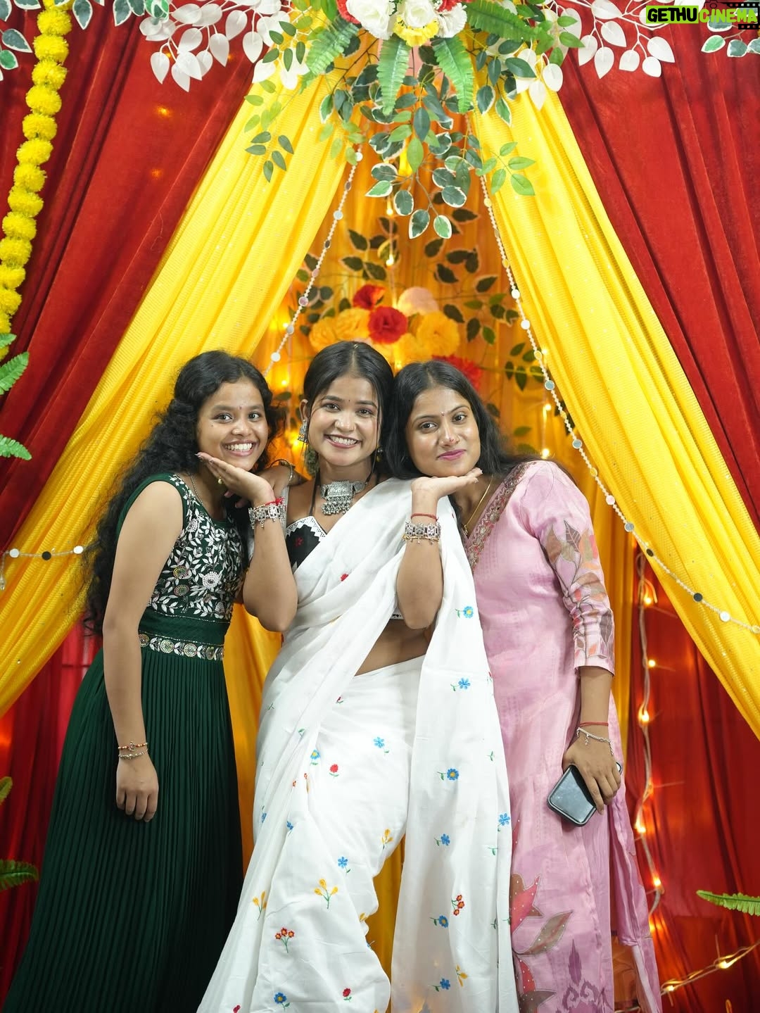 Simla Sikder - 64.7K Likes - Happy Raksha Bandhan dada’s …..☺️❤️😁