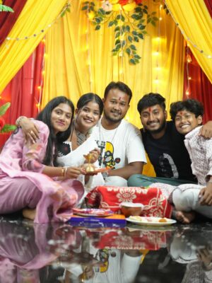 Simla Sikder Instagram - Happy Raksha Bandhan dada’s …..☺️❤️😁
