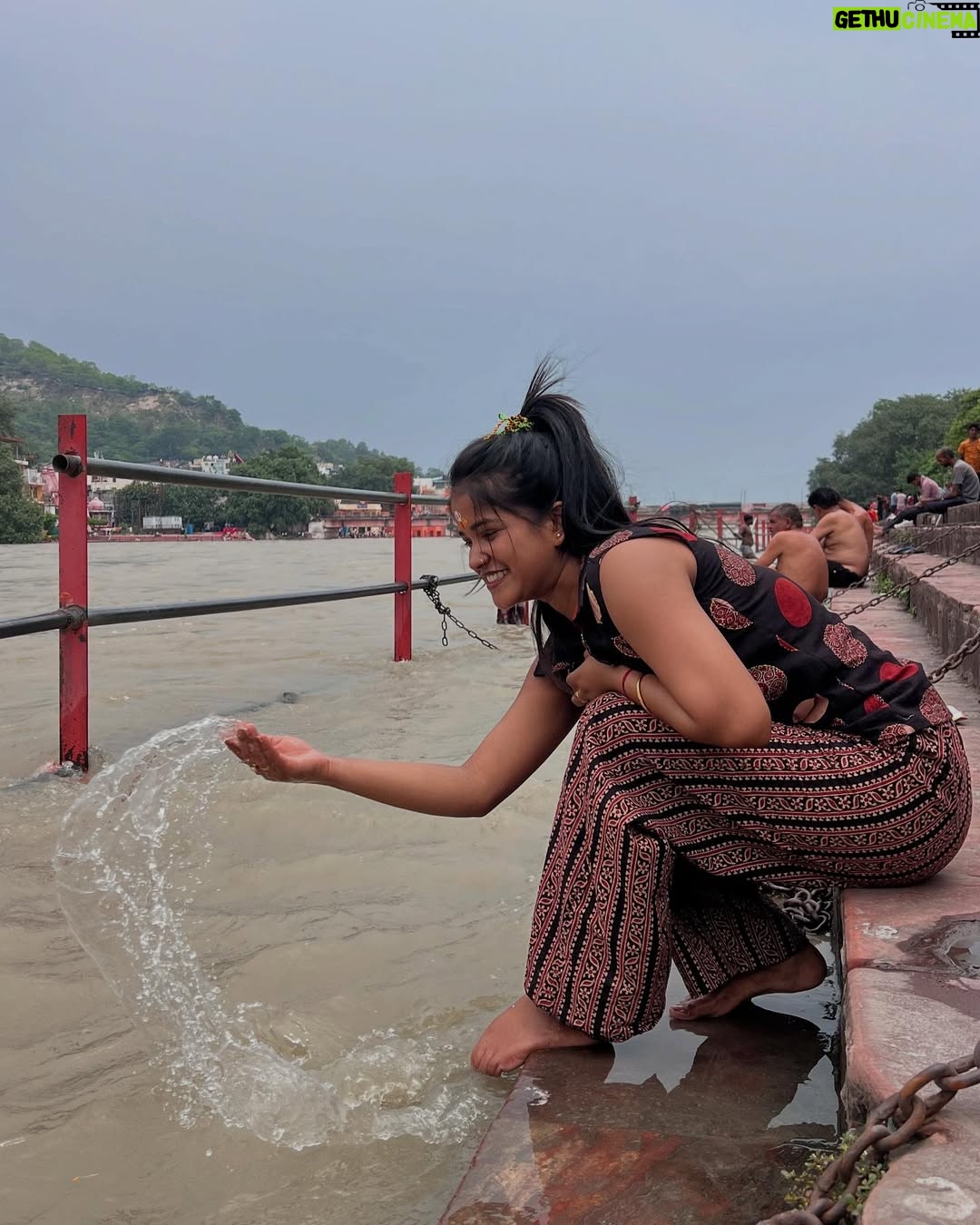 Simla Sikder - 57.4K Likes - Har har Mahadev 🙏❤️