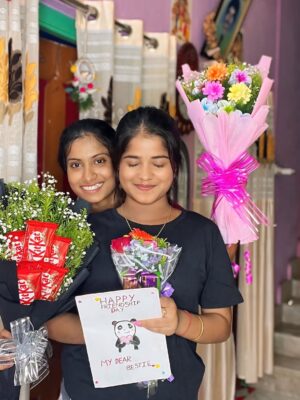 Simla Sikder Instagram - My cutie pie 😘❤️ @rimi_mondal_2819