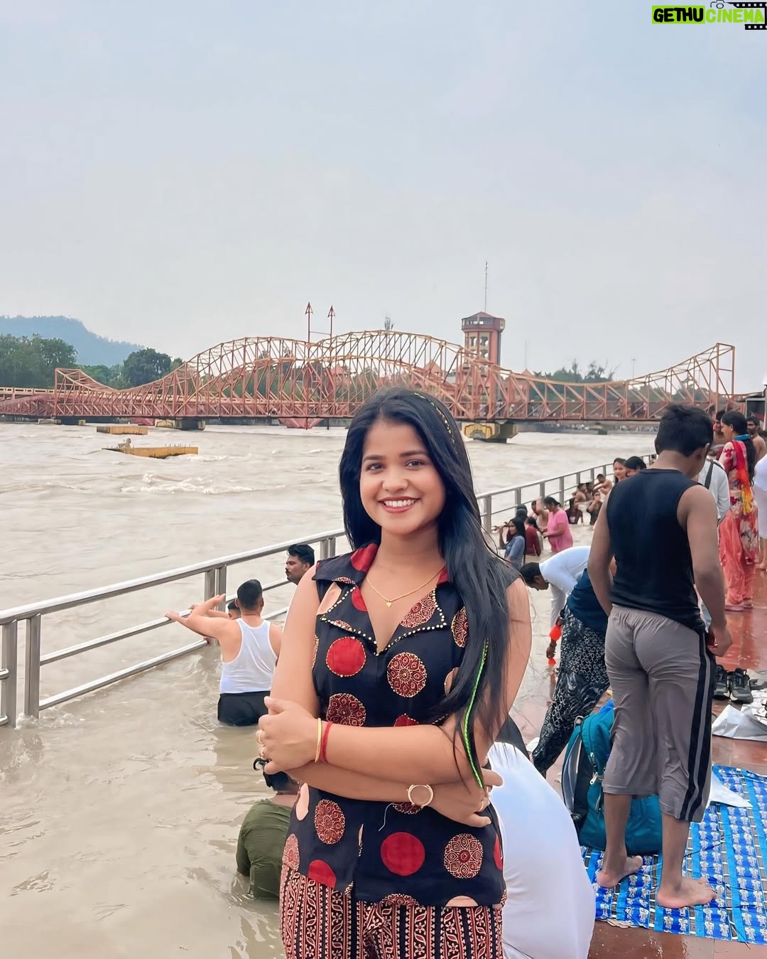 Simla Sikder - 57.4K Likes - Har har Mahadev 🙏❤️