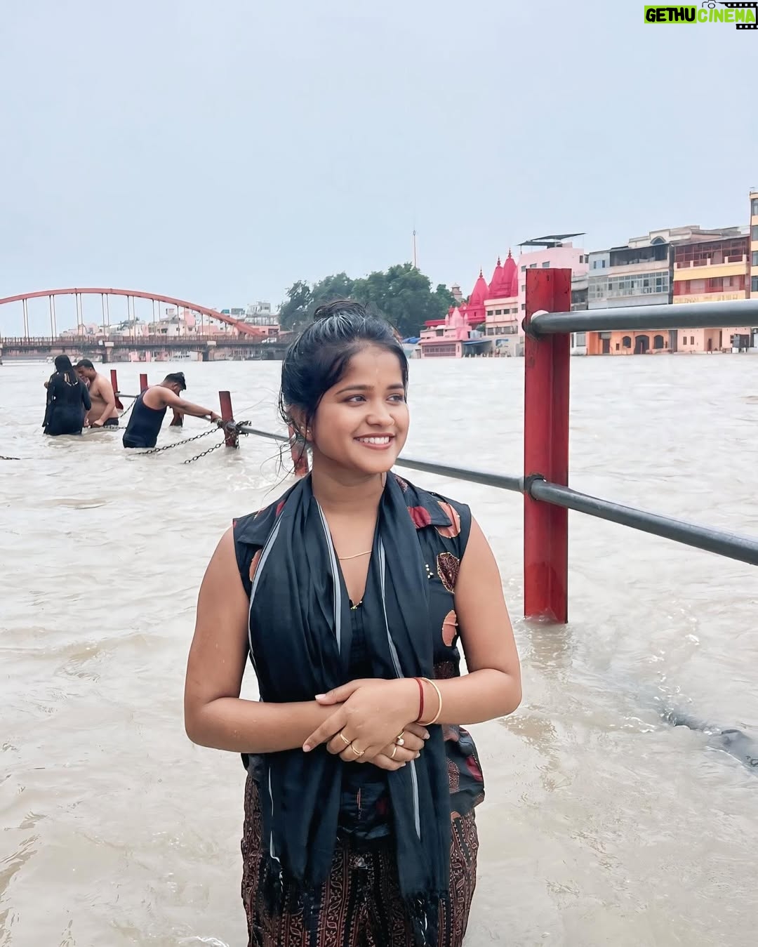 Simla Sikder - 57.4K Likes - Har har Mahadev 🙏❤️