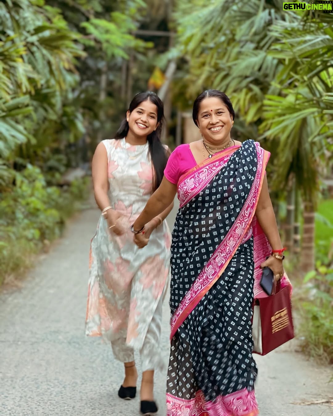 Simla Sikder - 79.8K Likes - Maa 🫂🌏🌝 “তোমার মুখের হাসি আমার জীবনের শ্রেষ্ঠ সম্পদ।”