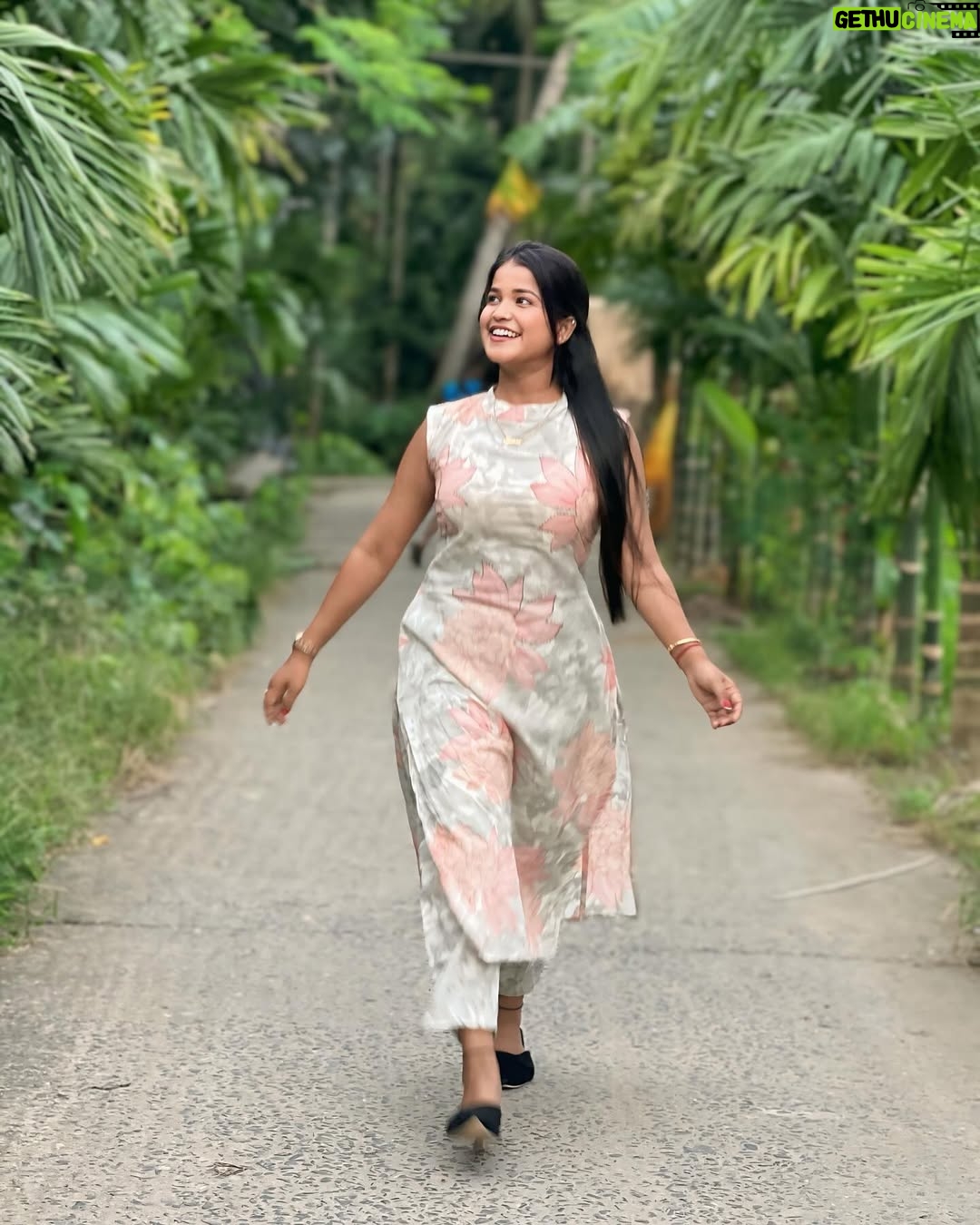 Simla Sikder - 79.8K Likes - Maa 🫂🌏🌝 “তোমার মুখের হাসি আমার জীবনের শ্রেষ্ঠ সম্পদ।”