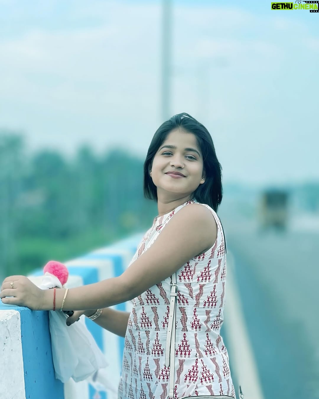 Simla Sikder - 50.3K Likes - My free soul 🤍💕🌸 @yt_shop_srk