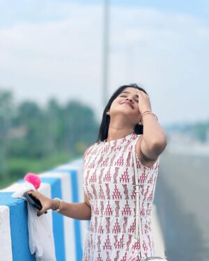 Simla Sikder Instagram - My free soul 🤍💕🌸 @yt_shop_srk