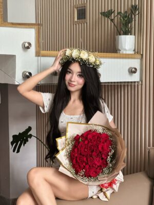 Simpal Kharel Instagram - just me and my flowers💐🫶🏻✨🌚 @simpal_kharel