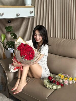 Simpal Kharel Instagram - just me and my flowers💐🫶🏻✨🌚 @simpal_kharel