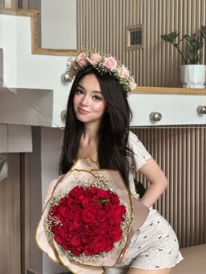 Simpal Kharel Instagram - just me and my flowers💐🫶🏻✨🌚 @simpal_kharel