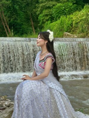 Simpal Kharel Instagram - it’s shree ju’s appearance day tomorrow🥹🪽 
jai jai shree radhe💙✨ 
@simpal_kharel