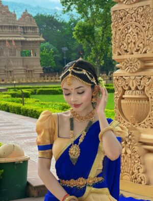Simpal Kharel Instagram - पूर्णिमा 💙✨🌚 @simpal_kharel