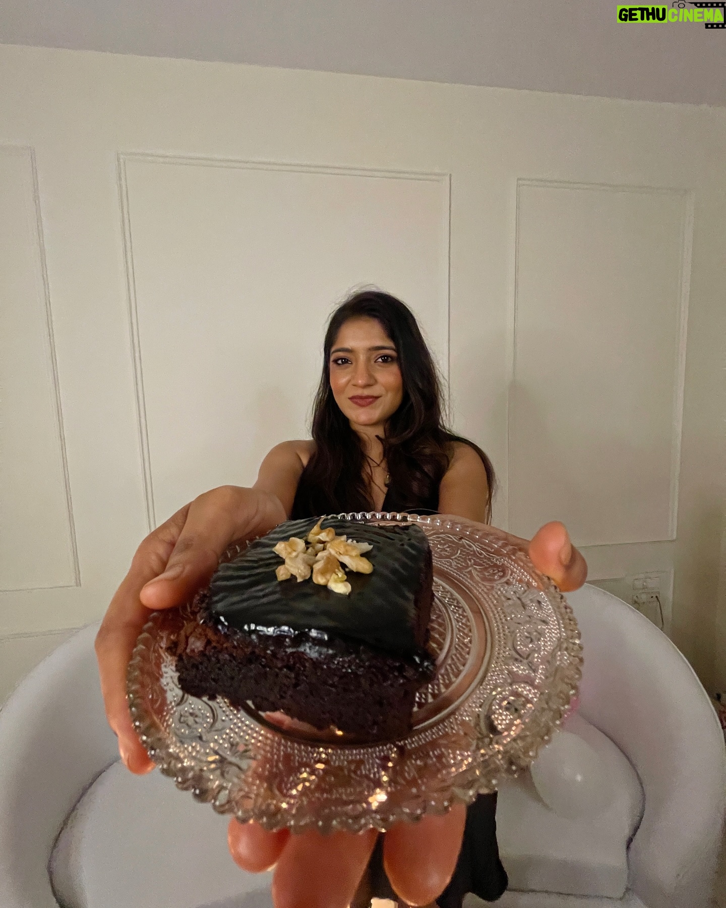 Simran D Sharma - 6.1K Likes - 🎂 
.
.
#birthday #birthdayvibes #fashionaddict