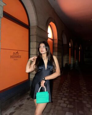 Simran D Sharma Instagram - Taking Myself On A Date…..🖤🩶
.
.
.
#datenight #selflove #outfit #fashion #fitcheck✔️ #explore