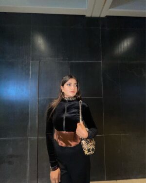 Simran D Sharma Instagram - Even google couldn’t help me in finding a caption for this post……🤎
.
.
.