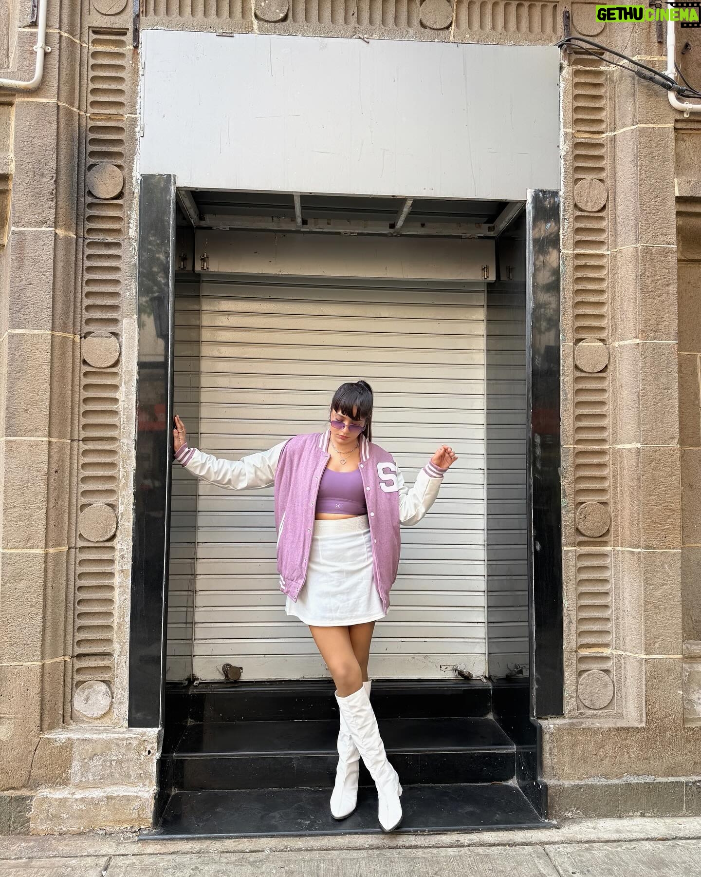 Simran D Sharma - 1.5K Likes - Bad mood, good outfit. Sometimes that’s all you need. 💜
.
.
.
 #styleovereverything #outfitoftheday #purpleaesthetic