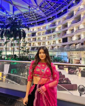 Simran D Sharma Instagram - May the divine energy of the 9 goddess empower your life with wisdom prosperity and strength…. 🙏🏻
.
.
.
#navratri #fastival #goddess #outfit #selflove #jaimatadi