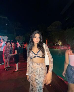 Simran D Sharma Instagram - Dressed like I have my life together.
.
.
.
#effortlessstyle #poolsideglam #fitcheck #fashiongram