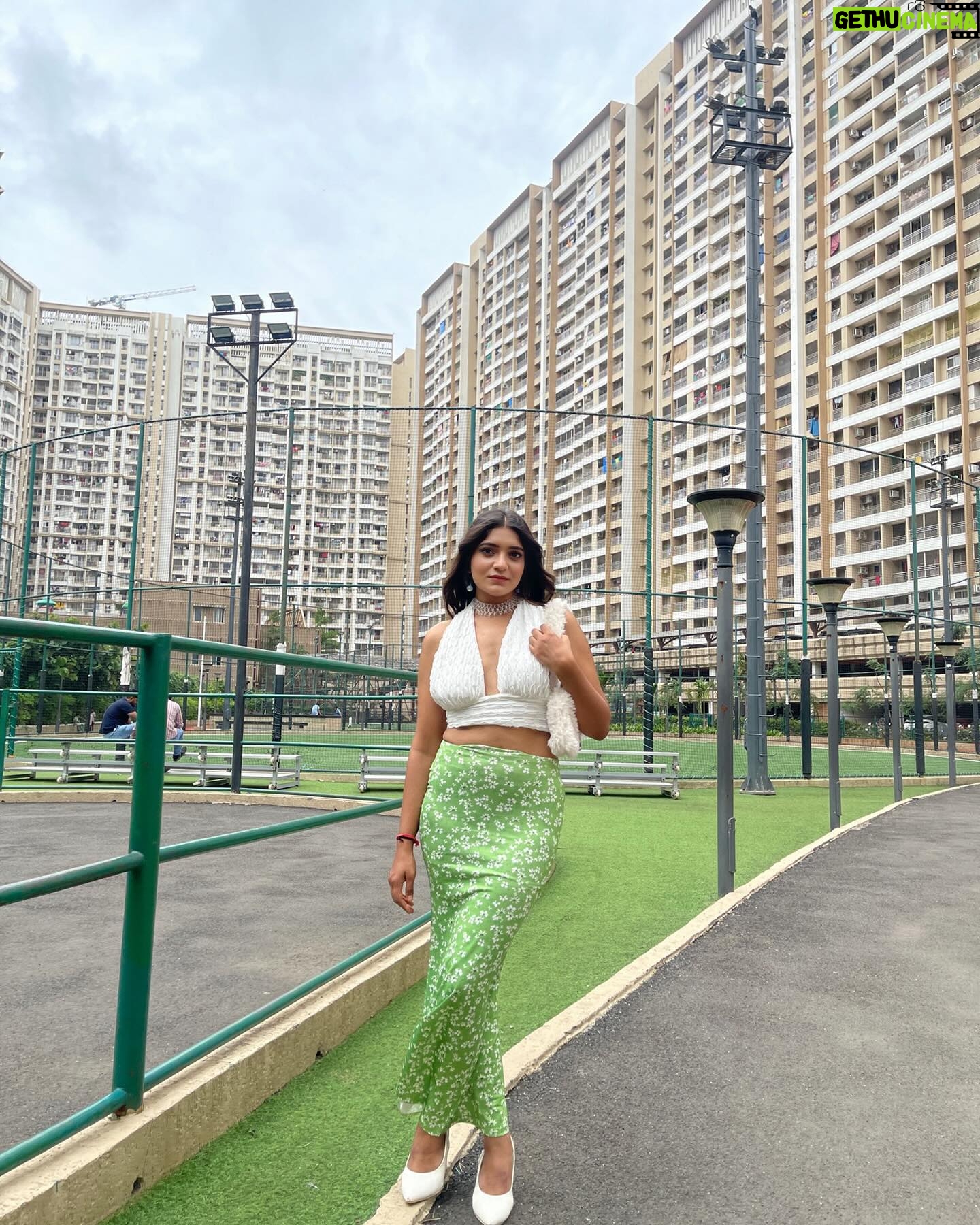 Simran D Sharma - 2.5K Likes - I played dress up…. 💚
.
.
.
#fit #fashion #outfit #explore #ootd