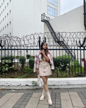 Simran D Sharma Instagram - Random clicks…..🌸