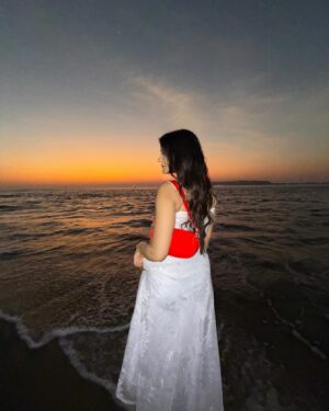 Simran D Sharma Instagram - When the sky paints the perfect goodbye to the day ✨
#greatfulfortoday