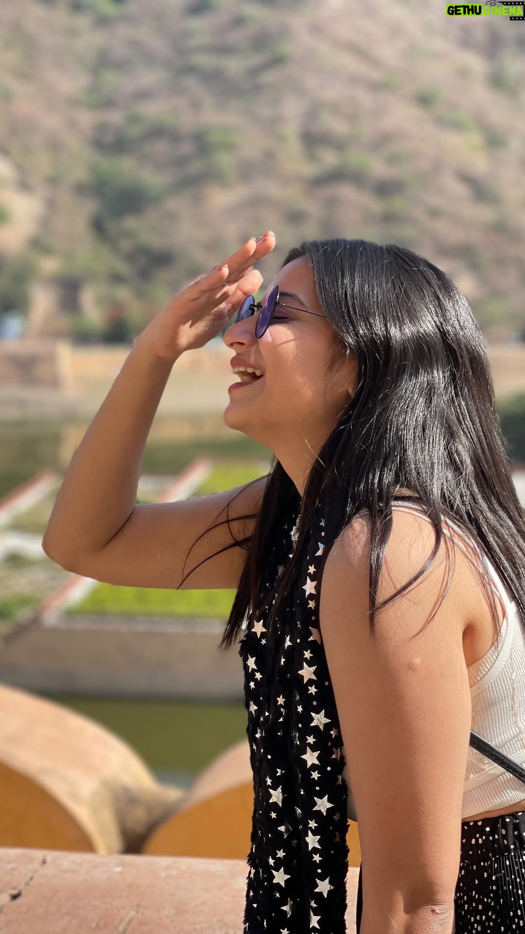 Simran Jain - 20.4K Likes - Bitter truth 🥀 
.
.
.
.
.
.
#simranjain #feelings #amberfort #jaipurcity #reels