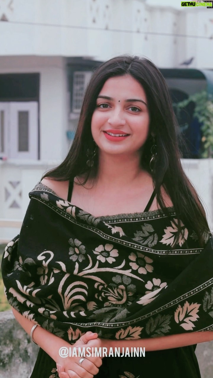 Simran Jain - 21.9K Likes - Sahara mat dhundna kabhi ! 
.
.
.
.
.
.
.
#simranjain #motivation #reels