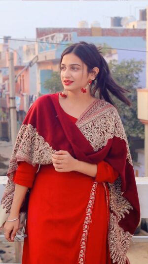 Simran Jain Instagram - Honor your Father & mother so that you may live long in the land the Lord your God is giving you 😊
.
.
.
.
.
.
.
#simranjain #respectparents #reelsvideo