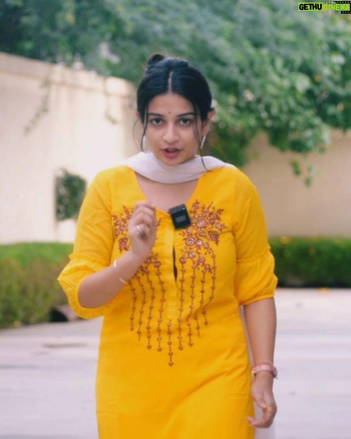 Simran Jain - 31.5K Likes - After so long !! ❤️ 
Which one is your Favorite? 💛
.
.
.
.
.
.
#simranjain #explorepage #exploremore #shayari #motivation