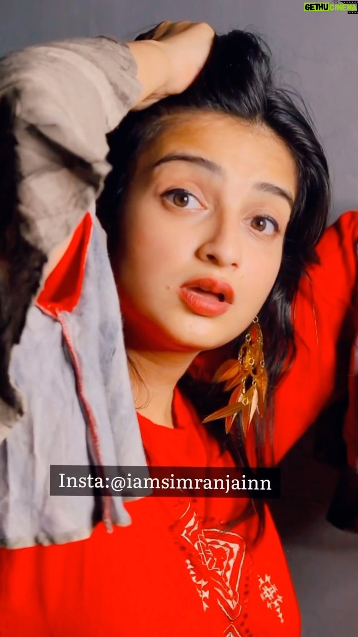 Simran Jain - 41.3K Likes - 😏😏😏 

#simranjain #reelkarofeelkaro #attitudeshayari #trending