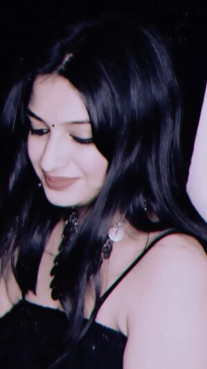 Simran Jain Instagram - Sacchey rishtey kuch nahi mangtey 😊
#simranjain #reels #reelitfeelit