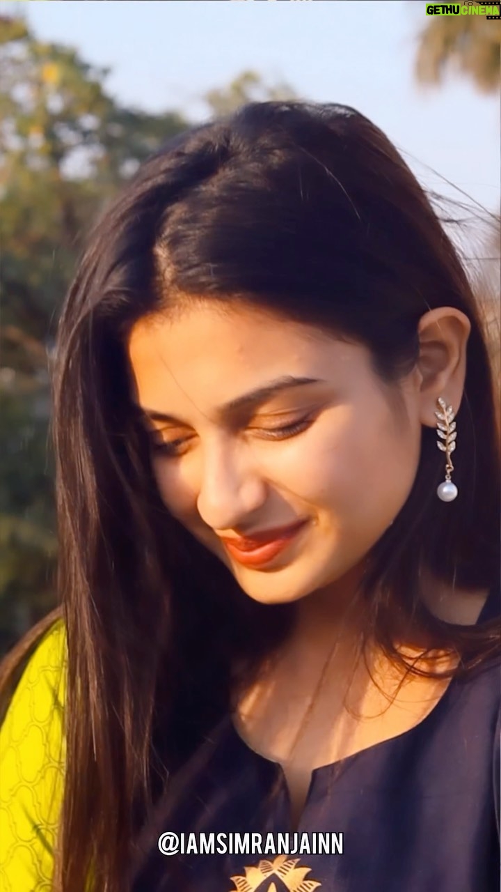 Simran Jain - 19.5K Likes - Rishtey 😊 
.
.
.
.
.
.
.
.
#simranjain #reels #shyari