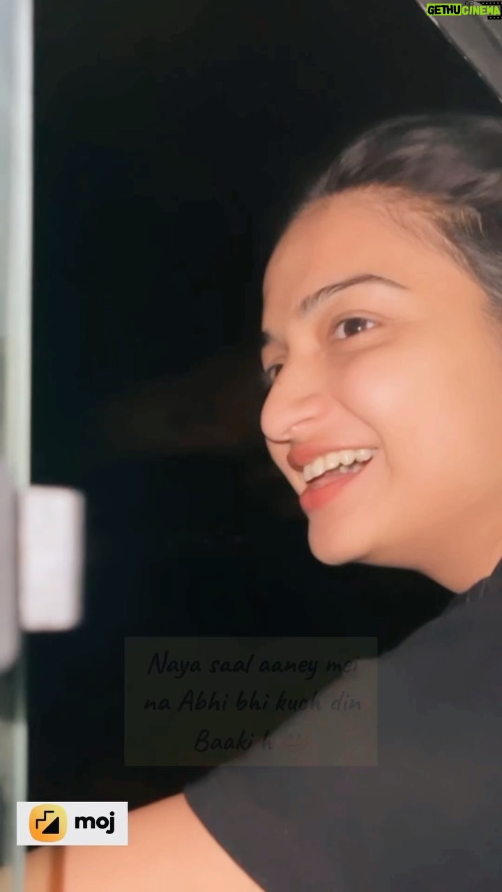 Simran Jain - 16.5K Likes - Abhi ja Saktey ho 🙃 
.
.
.
@mojindia 
.
.
.
#simranjain #feelings #newyear2022 #inthemaking