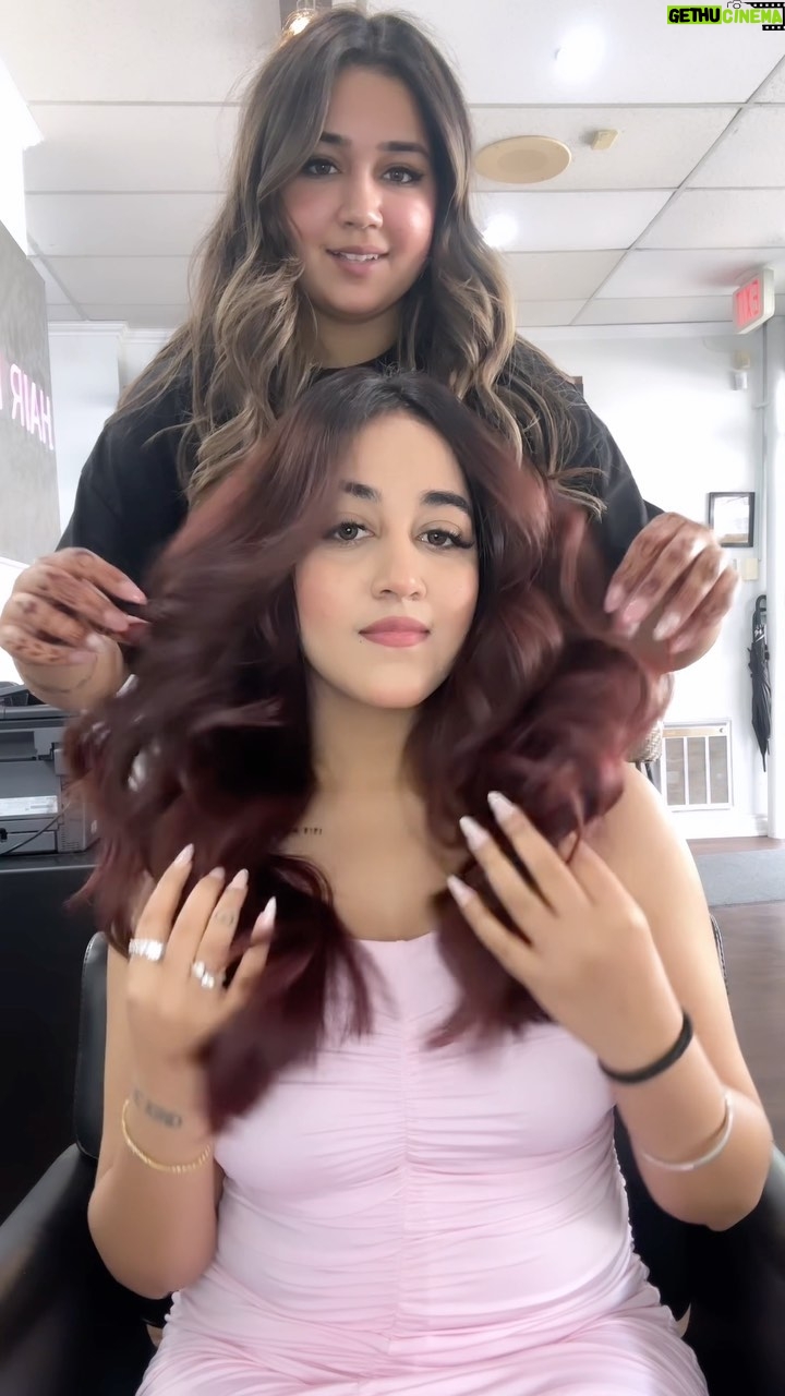 Simran Narula - 77.4K Likes - @raydeoll 💕 

• Best 💕
• Hair transformation 👱‍♀️