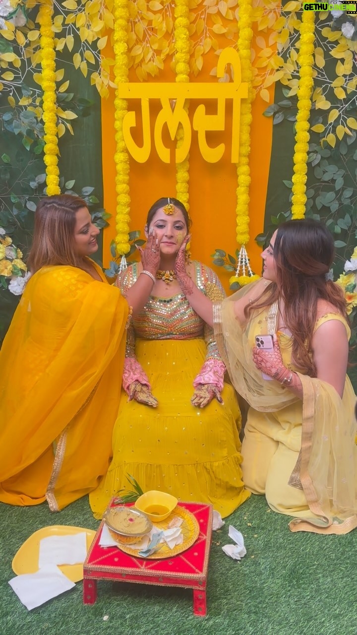Simran Narula - 78.8K Likes - 🥺🦋💕 @_sejal.09 ❤️