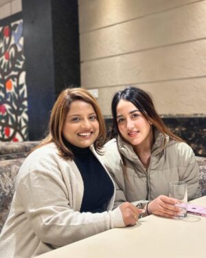 Simran Narula Instagram - HAPPY 2024 🍾 🥳