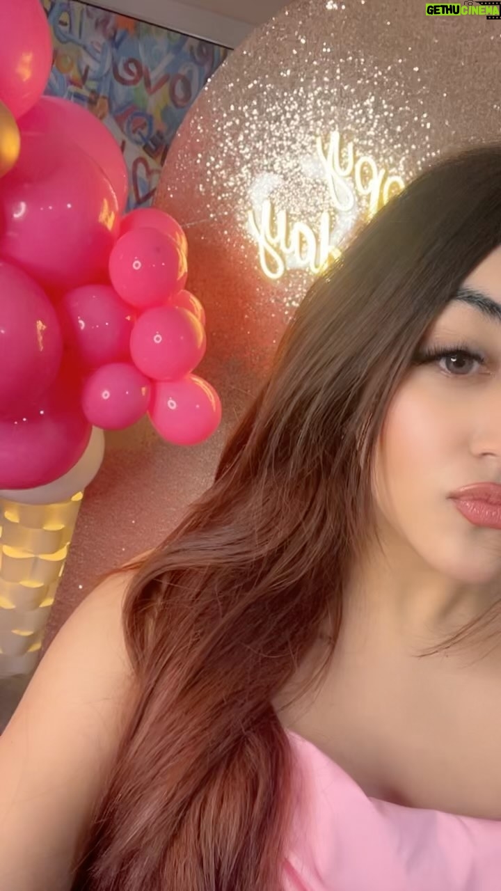 Simran Narula - 49.1K Likes - SNAPCHAT 👻 - Snarula_111