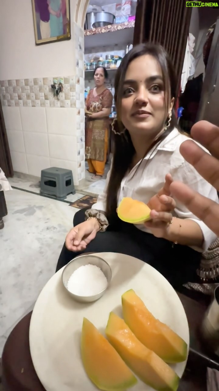 Simran Verma - 9K Likes - 100 rupay ka nuksaan karwa diya mera 🥺 @deepanshu_diwan