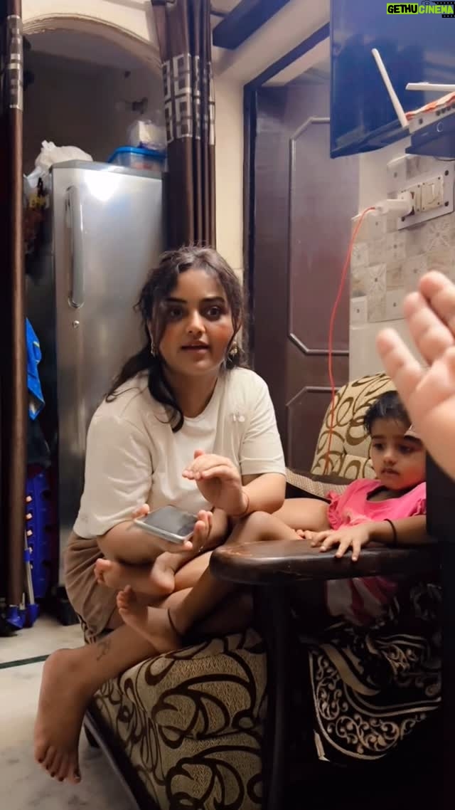 Simran Verma - 408.1K Likes - Answer karo sab