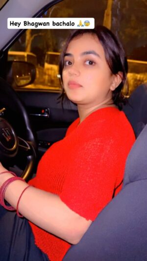 Simran Verma Instagram - Kya kehna chahte ho ki mai choti hu 😒