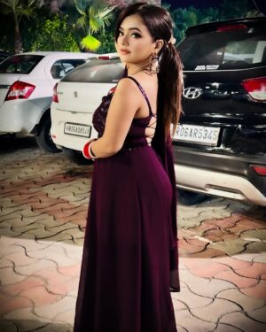 Simran Verma Instagram - 💜 @yellowthreads.in