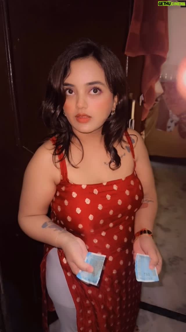 Simran Verma - 48.5K Likes - 50 ke note ka 50-50 kaise hoga 🤔