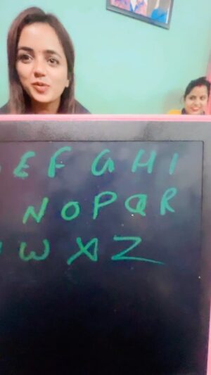 Simran Verma Instagram - Galti se ho gya bs isme Padhi likhi Gawaar  kaha se ho gyi mai 😒 @deepanshu_diwan