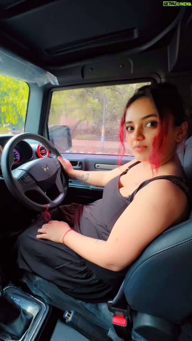 Simran Verma - 77.3K Likes - D se Drift  lagegi .? Kaise smjhau mai ise 😭🤯