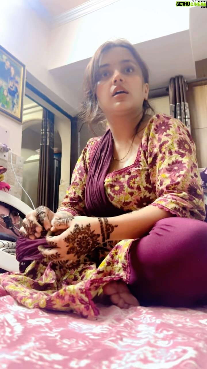Simran Verma - 187.6K Likes - Karwachauth par pati ka darr yahi hota h bs 😰