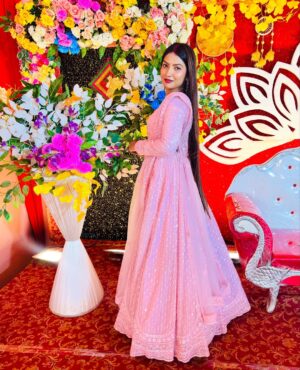 Sippy Mondal Instagram - Send your wishes 😍it’s my birthday 🎂 guys
.
Lehenga: @kartika_zeenat
Jewellery: @kesha_jewellry
.
.
#reel #viral #birthdaygirl