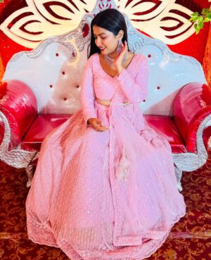 Sippy Mondal Instagram - Send your wishes 😍it’s my birthday 🎂 guys
.
Lehenga: @kartika_zeenat
Jewellery: @kesha_jewellry
.
.
#reel #viral #birthdaygirl